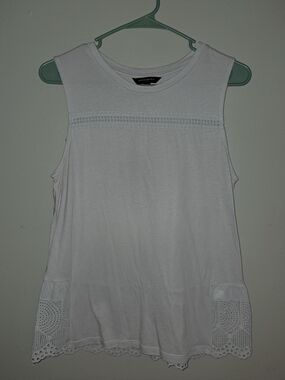 Banana Republic Light Gray Eyelet Trim Sleeveless Tank Top